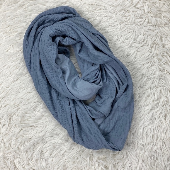 Lululemon Vinyasa Scarf *Crinkle Chambray - Picture 1 of 5